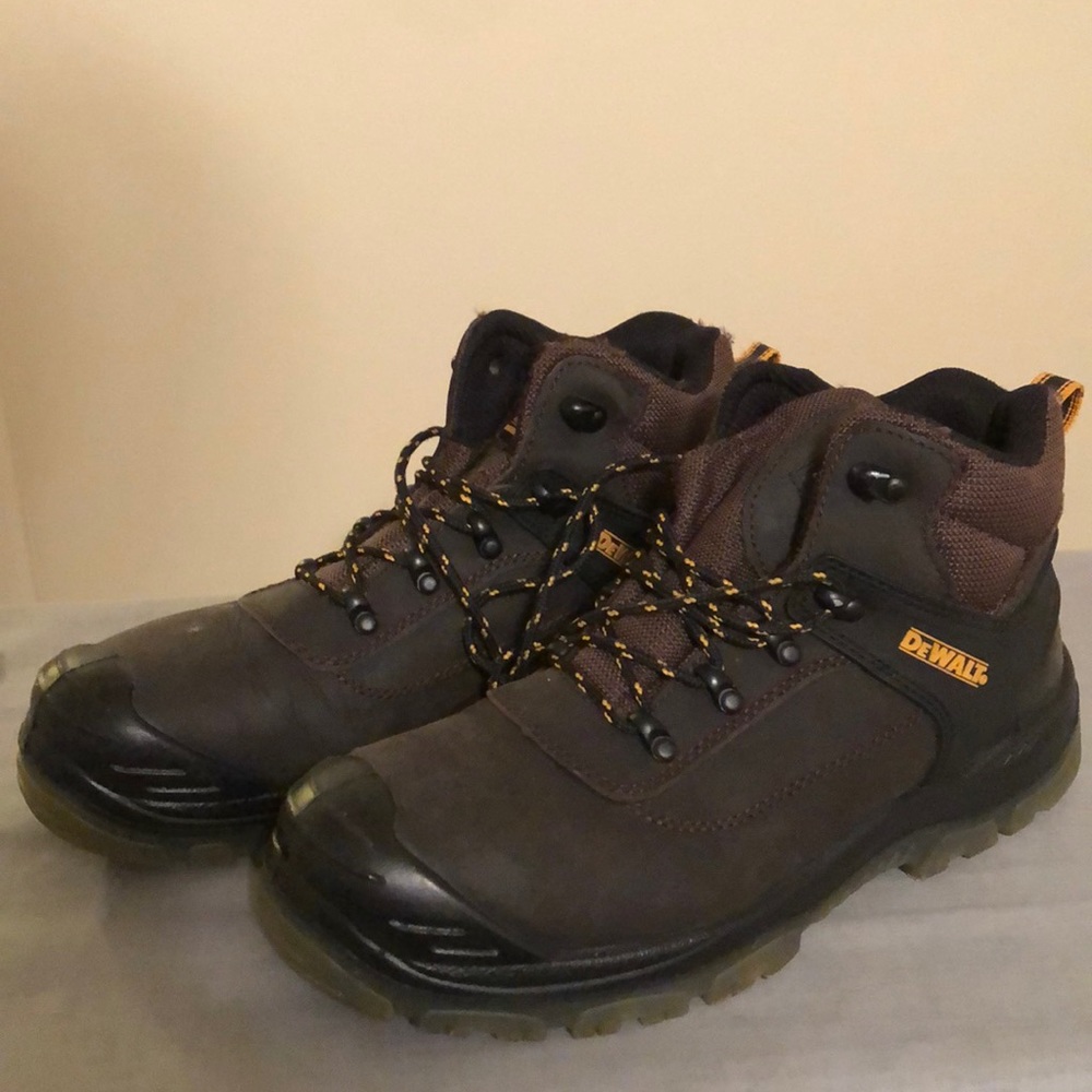 DeWalt safety shoes. 9 US Men’s